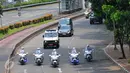 Iring-iringan kendaraan Raja Arab Saudi Salman bin Abdulaziz Al Saud menuju Gedung DPR/MPR RI, Jakarta, Kamis (2/3). Raja Salman berkunjung ke kompleks parlemen untuk berpidato di hadapan ratusan anggota dewan dan negarawan. (Liputan6.com/Faizal Fanani)