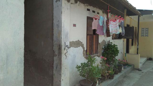 Densus 88 Geledah Rumah Terduga Penembak Dua Anggota Polisi di Tol Pejagan Cirebon