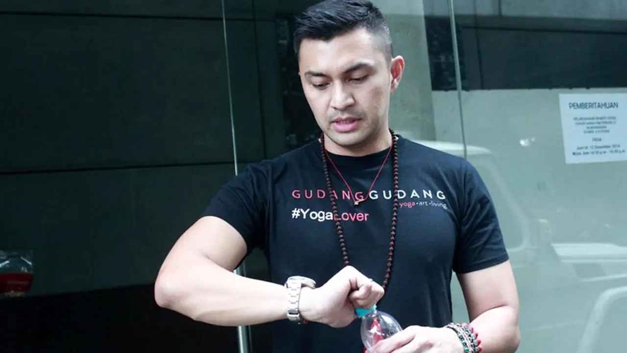 Lewat Yoga, Anjasmara Merasa Lebih Mengenal Diri Sendiri