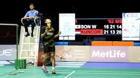 Pebulutangkis Indonesia, Sony Dwi Kuncoro, merayakan keberhasilan meraih gelar juara pada turnamen Singapura Terbuka Super Series 2016, 17 April 2016. (Bola.com/PBSI)