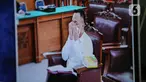 Terdakwa kasus dugaan pembunuhan berencana Brigadir Yosua, Ricky Rizal membasuh air mata saat menjalani sidang lanjutan di PN Jakarta Selatan, Jakarta, Selasa (24/1/2023). Sidang tersebut beragenda pembacaan nota pembelaan atau pledoi dari terdakwa. (Liputan6.com/Faizal Fanani)