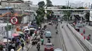 Suasana keramaian pengunjung dan pedagang hewan di kawasan Jatinegara, Jakarta Timur, Rabu (21/3). Penataan dimulai dari Gunung Antang, Jalan Jatinegara Barat, hingga sekitar Stasiun Jatinegara. (Merdeka.com/Iqbal S. Nugroho)