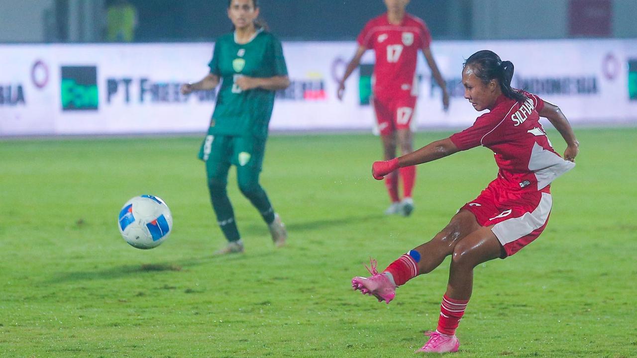 FOTO: Kalah dari Pakistan, Peluang Timnas Putri Indonesia ke Piala Asia 2026 Menipis