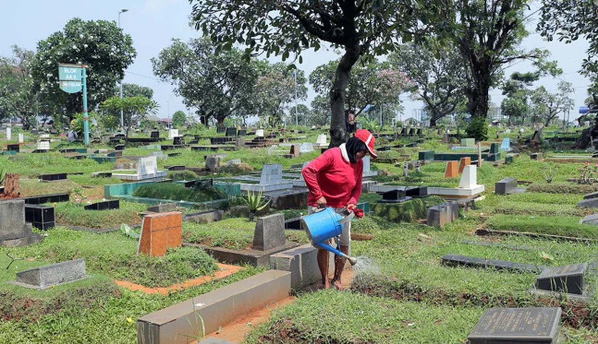 Artis yang sudah aktif sejak tahun 1950-an ini wafat di kediamannya di kawasan Tangkiwood, Jakarta Barat. Menurut anaknya saat itu, Laila Sari meninggal akibat kelelahan setelah syuting.  (Deki Prayoga/Bintang.com)