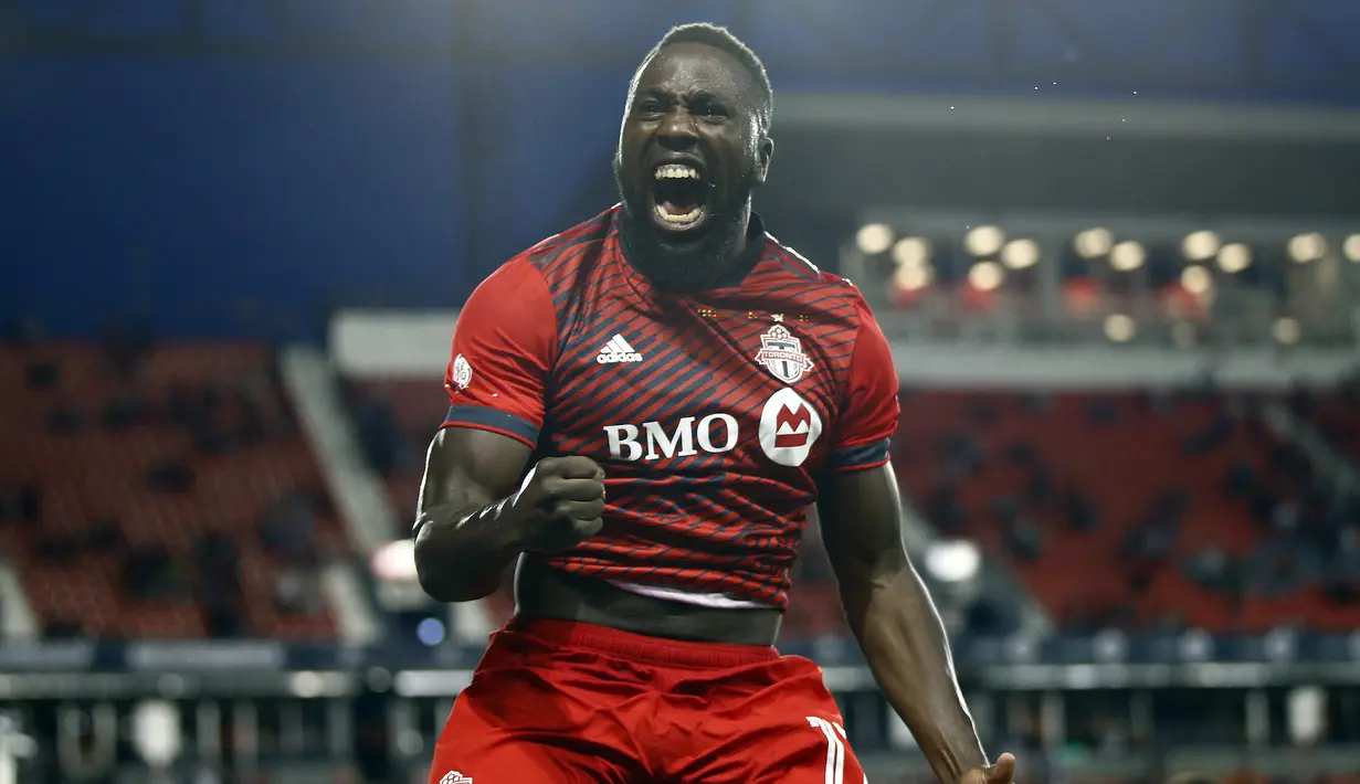 Jozy Altidore. Striker USA 32 tahun ini didatangkan Villarreal dari New York Red Bulls pada tengah musim 2008/2009 senilai 10 juta US dollar. Ia hanya tampil 25 laga dengan torehan 3 gol hingga akhir musim 2010/2011. Sejak 2015 ia kembali ke MLS bersama Toronto FC. (AFP/Getty Images/Vaughn Ridley)