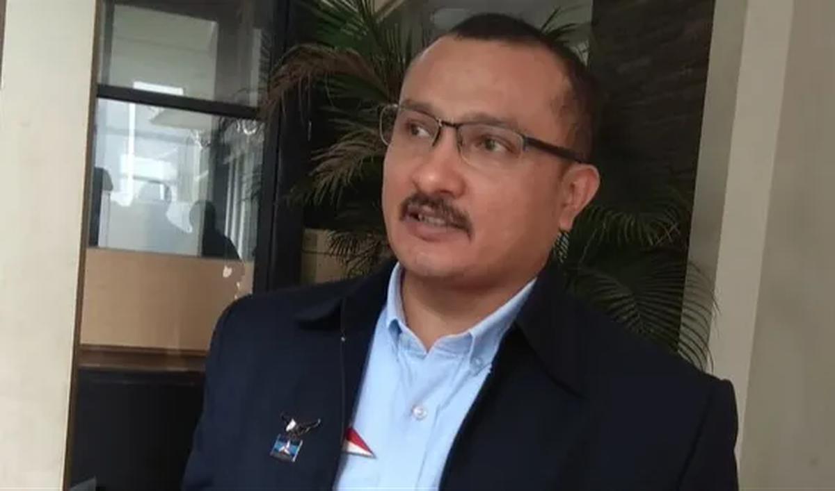 Laporan dilakukan Ferdinand karena merasa terganggu dengan pernyataan Rocky Gerung yang dianggapnya menyebarkan fitnah.