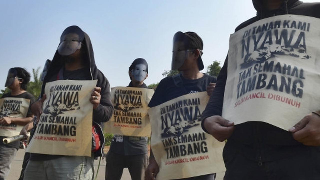 Aksi solidaritas di depan Istana mengutuk pembunuhan Salim Kancil