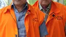 Mantan Ketua DPRD Kab Kepulauan Sula Zainal Mus dan Wali Kota Pasuruan Setiyono tiba di gedung KPK, Jakarta, Kamis (25/10). Zainal Mus diperiksa terkait korupsi pembebasan lahan Bandara Bobong, Kab Sula tahun anggaran 2009. (Merdeka.com/Dwi Narwoko)