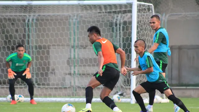 Skuat Timnas Indonesia berlatih di Dubai, Uni Emirat Arab jelang laga kualifikasi Piala Dunia 2022