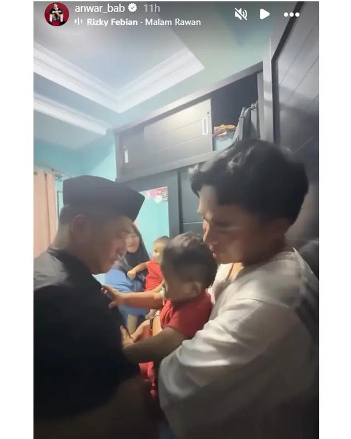 6 Momean Irfan Hakim dan Anwar BAB Gendong Anak Mpok Alpa di Tahlilan 7 Hari