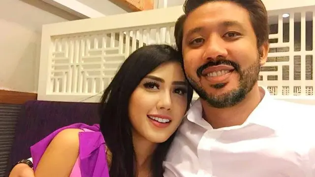 Resmi Cerai, Ini 7 Potret Kenangan Rey Utami dan Pablo Benua