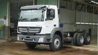 Mercedes-Benz Axor Euro 4 dengan kombinasi sistem pembakaran SCR dan AdBlue. (ist)