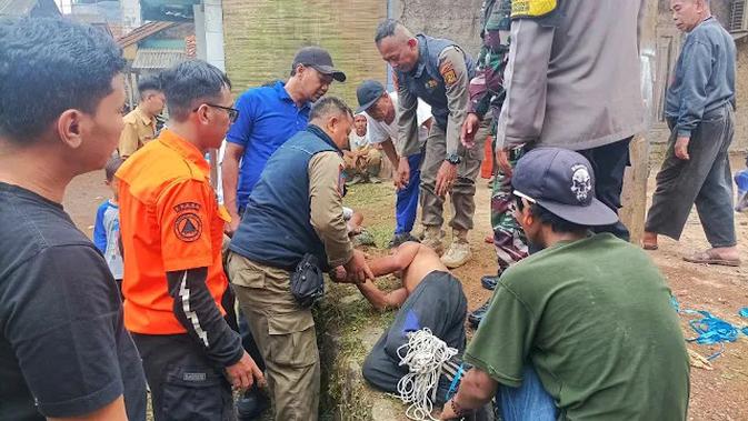 Pria ODGJ Bacok Tetangga di Sukabumi, Proses Pengamanan Berlangsung Dramatis