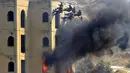 Pasukan keamanan Lebanon mengambil bagian dalam latihan simulasi serangan senjata kimia di kota Kfar Falous (8/10/2019). (AFP Photo/Mahmoud Zayyat)
