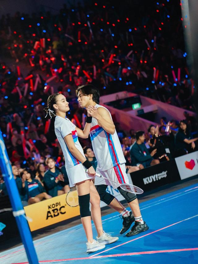 Potret Caitlin Halderman dan Rangga Azof berpasangan saat main bulu tangkis (Foto: instagram azofrangga)