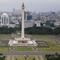 Foto lansekap Ibu Kota dengan latar depan Tugu Monas, Jakarta Pusat, Selasa (14/11). Gubernur DKI Jakarta Anies Baswedan memastikan akan mengubah pergub terkait larangan kegiatan keagamaan di Monas. (Liputan6.com/Faizal Fanani)