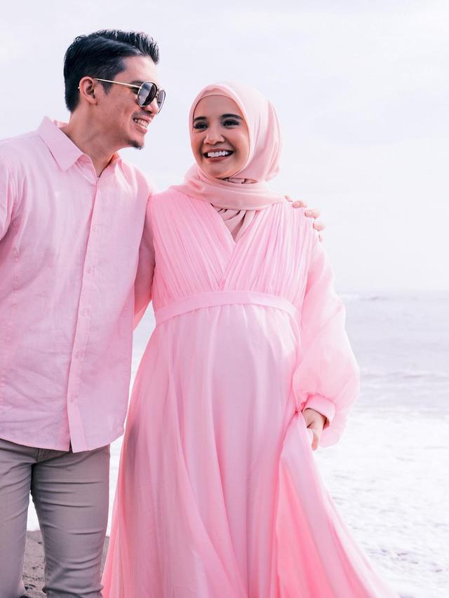 Zaskia Sungkar dan Irwansyah Umumkan Nama Anak, Artinya ...