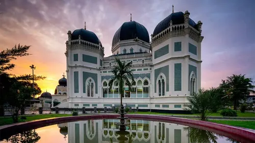 6 Fakta Menarik Masjid Raya Al-Mashun di Kota Medan, Peninggalan Kesultanan  Melayu Deli - Lifestyle Liputan6.com