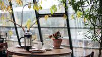 Ilustrasi kafe. (dok. Unsplash.com/Kris Atomic)