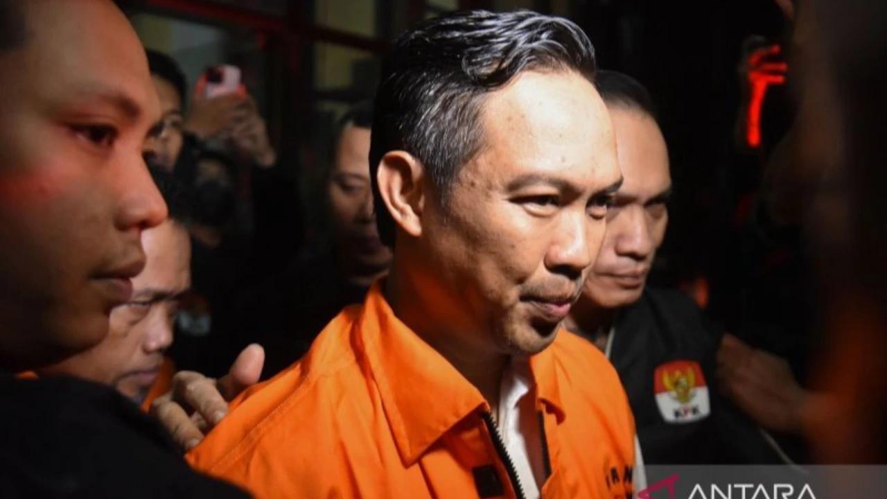 Bupati Cilacap Perintahkan Kepala Dinas Kumpulkan THR: Rp750 Juta Masuk Kantong Pribadi, Rp515 Dibagikan ke Polisi, Jaksa hingga Pengadilan