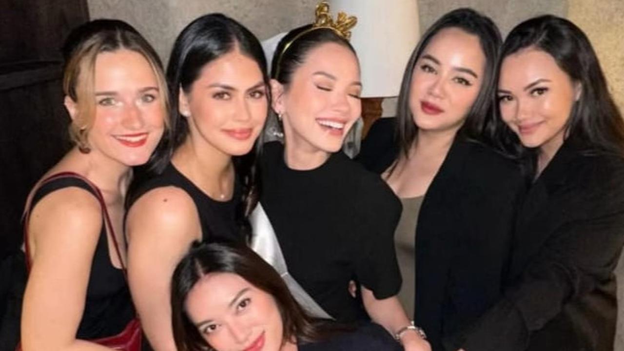 Menikah Pekan Depan, 7 Potret Alyssa Daguise Dapat Kejutan Bridal Shower Lagi dari Para Sahabat, Digelar Mewah Tapi Privat