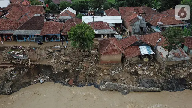 Sinergi BUMN Bantu Korban Bencana Banjir dan Tanah Longsor
