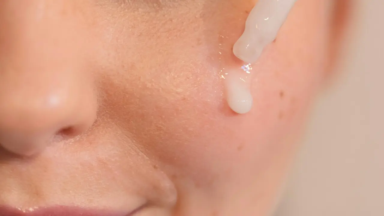 Beginner’s Morning Ritual Energizing: Pemakaian yang Benar Mulai dari Cleanser + Toner + Light Serum + Moisturizer + Sunscreen)