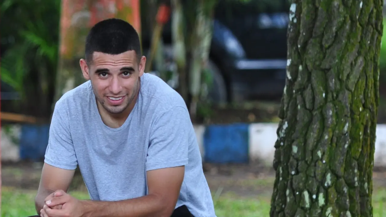 Striker Arema FC, Elias Alderete
