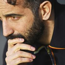 Pelatih Manchester United, Ruben Amorim dalam laga leg 1 babak 16 besar Liga Europa 2024/2025 melawan Real Sociedad di Anoeta Stadium, San Sebastian, Spanyol, Jumat (07/03/2025) dini hari WIB. (AP Photo/Miguel Oses)