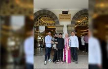 Potret Tommy Kurniawan dan Tania Nadira Kompak Antar Anak yang Akan Menimba Ilmu di Pesantren