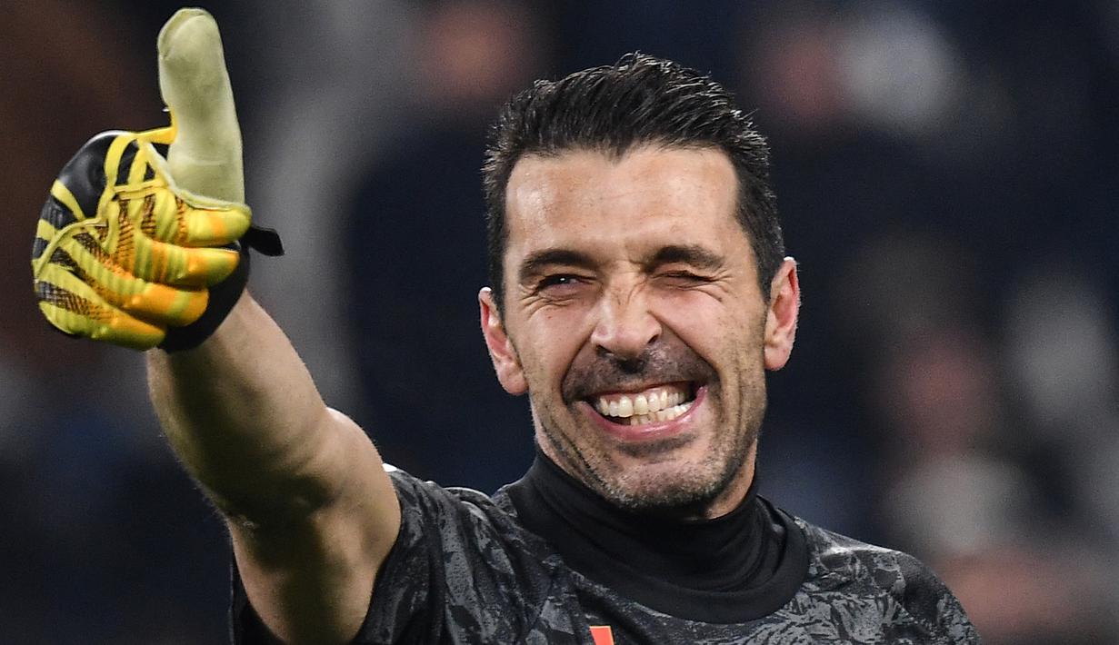 Gianluigi Buffon - Tahun 2014, Alena Seredova menggugat cerai kiper legendaris Juventus tersebut usai kedapatan berselingkuh dengan presenter cantik Ilaria D’Amico. (AFP/Marco Bertorello)