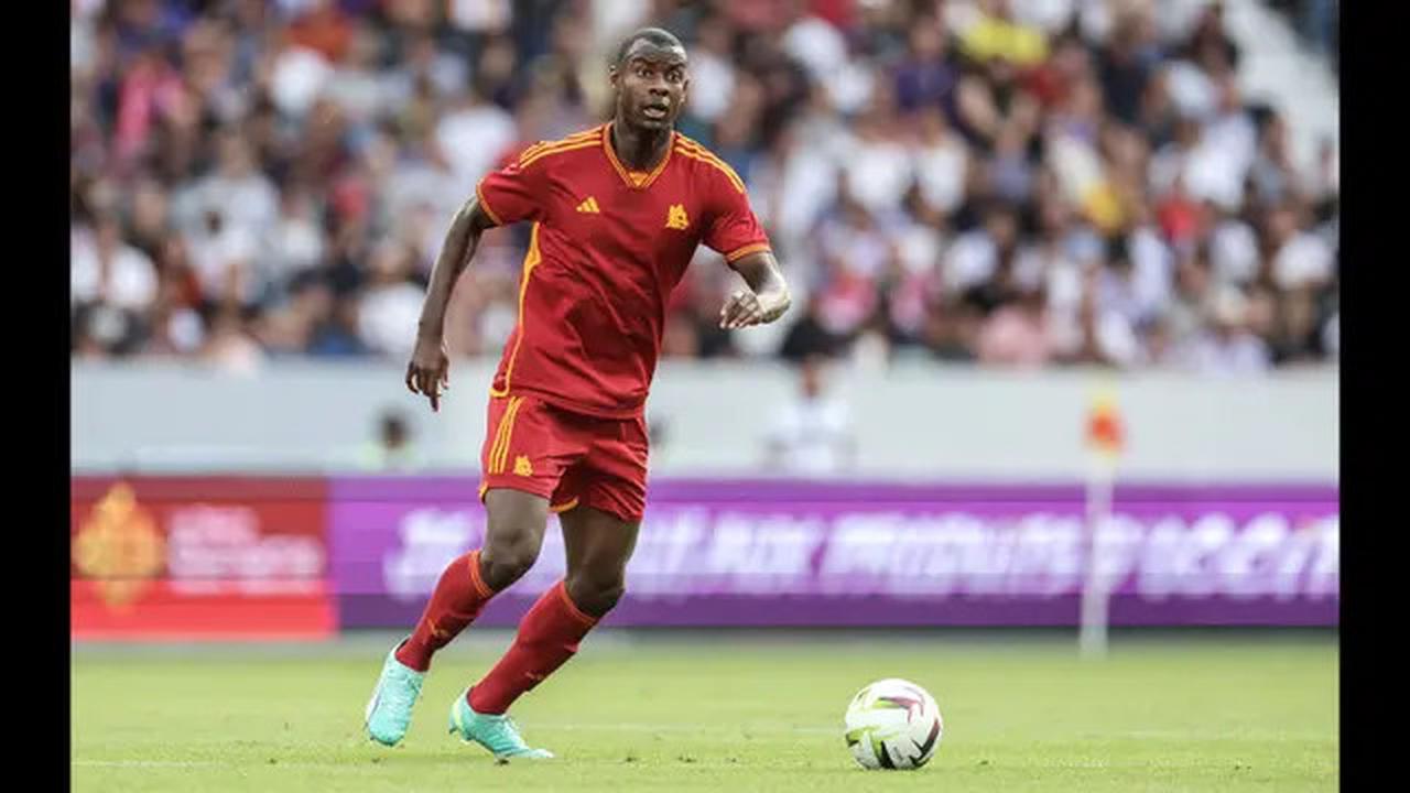 Darurat Lini Pertahanan, Manchester United Berani Menyeruduk 3 Tim Lain demi Bek AS Roma