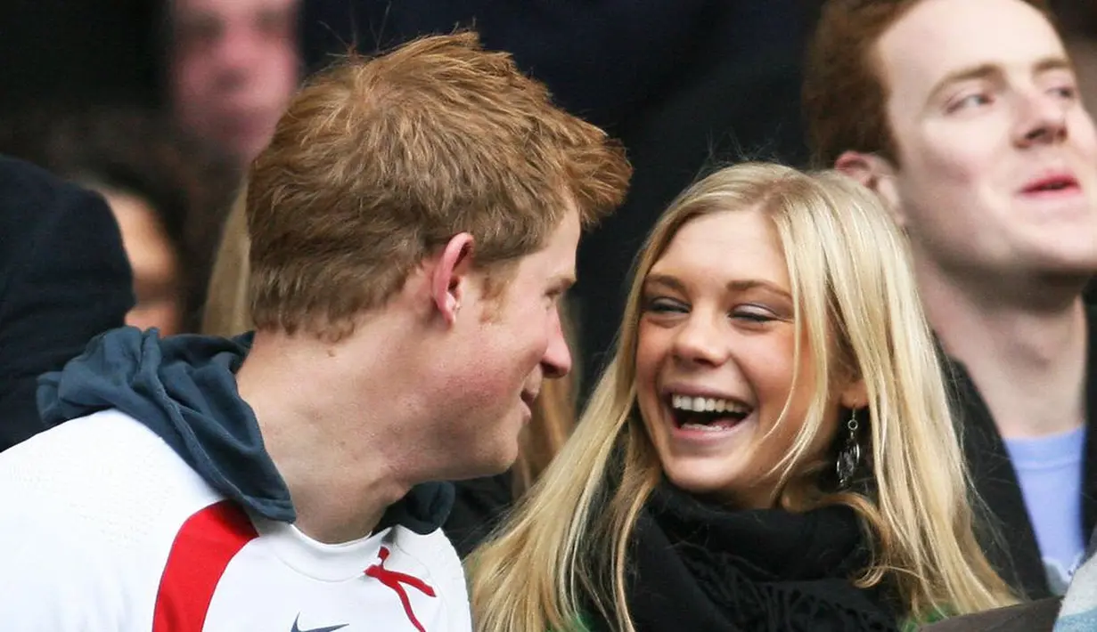 Chelsy Davy da Prince Harry berpacaran putus nyambung dari tahun 2004 hingga 2010 usai bertemu di sekolah. (Getty Images/Cosmopolitan)