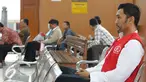 Terdakwa Restu Sinaga saat menunggu sidang dengan agenda tuntutan jaksa penuntut umum di Pengadilan Jakarta Selatan, Rabu (9/11). Sidang Restu Sinaga dengan agenda tuntutan jaksa penuntut umum ditunda sampai minggu depan. (Liputan6.com/Herman Zakharia)