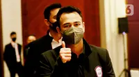 Pemilik Rans Cilegon FC, Raffi Ahmad, saat menghadiri Kongres PSSI di Hotel Raffles, Jakarta, Sabtu (29/5/2021). Kongres tersebut akan membahas kepastian Liga 1 dan 2 musim 2021-2022. (Bola.com/M Iqbal Ichsan)