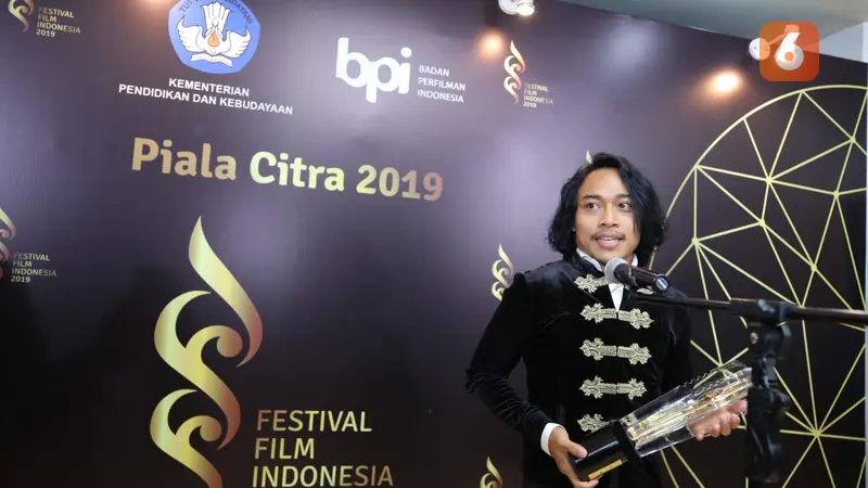 [Fimela] Mu7 Potret Muhammad Khan, Pemenang FFI 2019 yang Pesannya di Balas Shah Rukh Khanhammad Khan -FFI 2019