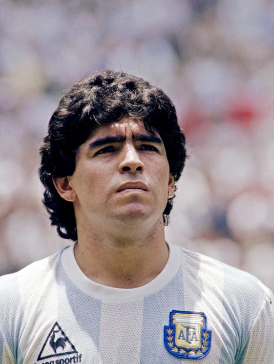 Penyerang Argentina, Diego Maradona, saat bersiap jelang menghadapi Jerman Barat pada laga final Piala Dunia 1986 di Meksiko, (29/6/1986). (Photo by - / AFP)