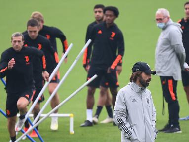 Pemain Juventus saat menjalani latihan jelang menghadapi Dynamo Kiev pada laga pembuka Liga Champions di NSC Olimpiyskiy pada Selasa (20/10/2020) malam WIB. Juventus akan menghadapi Dynamo Kiev tanpa Cristiano Ronaldo. (AFP/Marco Bertorello)