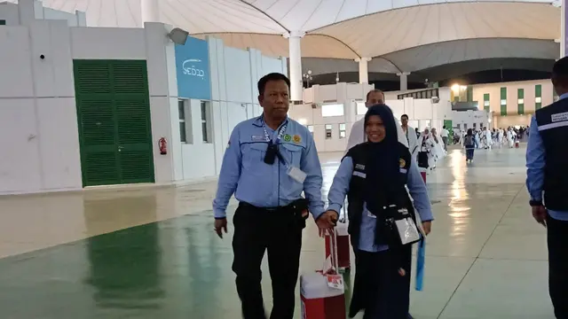 Ketika Petugas Binmas Konghucu Jabat Ketua Kloter Perempuan Pertama dari Kalimantan Barat
