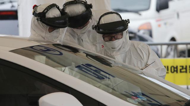 Layanan Drive-Thru Pemeriksaan Virus Corona