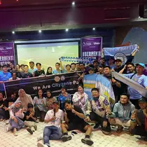 Kegiatan nonton bareng secara rutin yang digelar MCSCI dan para anggotanya. (Bola.com/Dok MCSCI)