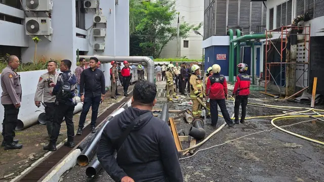 Kebakaran di Gedung Panin Bank Center, Jalan Jenderal Sudirman, Jakarta terjadi pada hari ini, Selasa (21/1/2025).