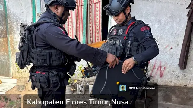 Bom Rakitan Nyasar Rumah Kepala Desa di Adonara Flores Timur