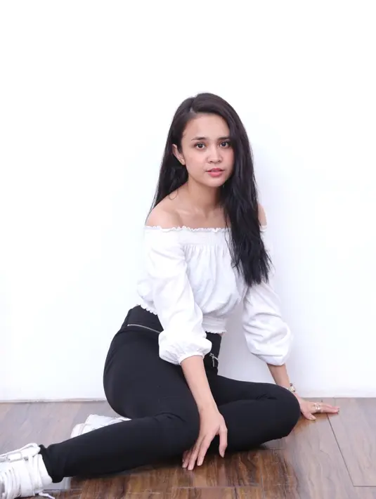 Michele Ziudith visit film Mekah I'm Coming di Gondangdia, Rabu (4/3/2020). (Daniel Kampua/Fimela.com)