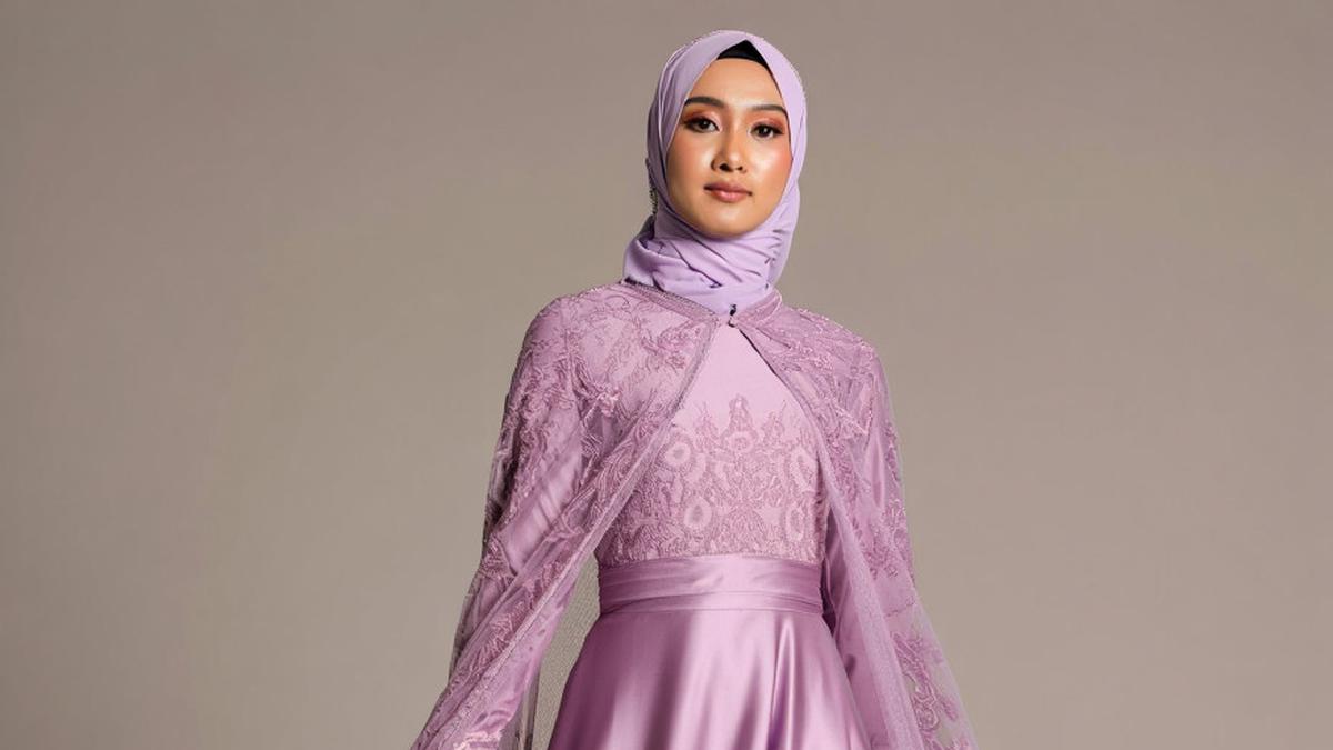 7 Gamis A-Line Kombinasi Cape Brokat yang Sedang Tren Tahun Ini, Cocok untuk Acara Formal dan Spesial