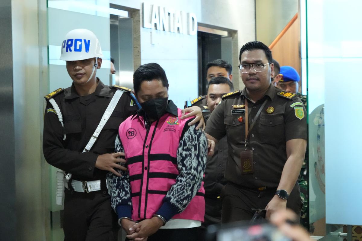 Tersangka kasus korupsi minyak mentah Pertamina