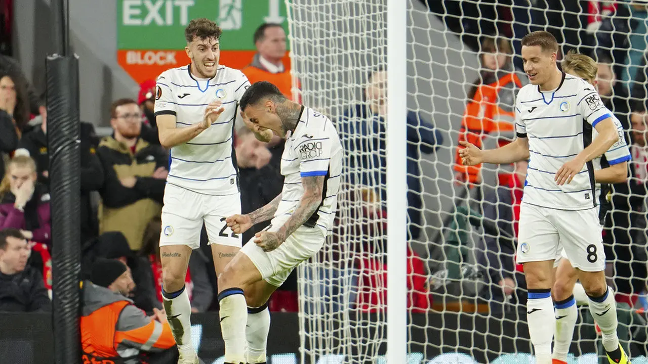 FOTO Atalanta Menang di Markas Liverpool