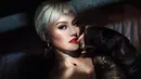 Sejak lama, Agnez Mo kerap terkenal sebagai penyanyi yang hobi bergonta-ganti gaya rambutnya. Terbaru, di awal tahun2018 ini Agnez kembali hadir dengan gaya rambutnya yang baru. (Instagram/agnezmo)