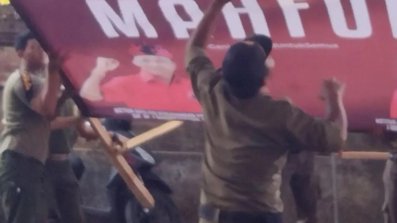 Lebih lanjut, dia meminta agar proses demokrasi menjelang Pemilu 2024 bisa berjalan dengan adil, meskipun berbeda dukungan. Menurutnya, hal itu sesuai dengan visi Presiden Jokowi.