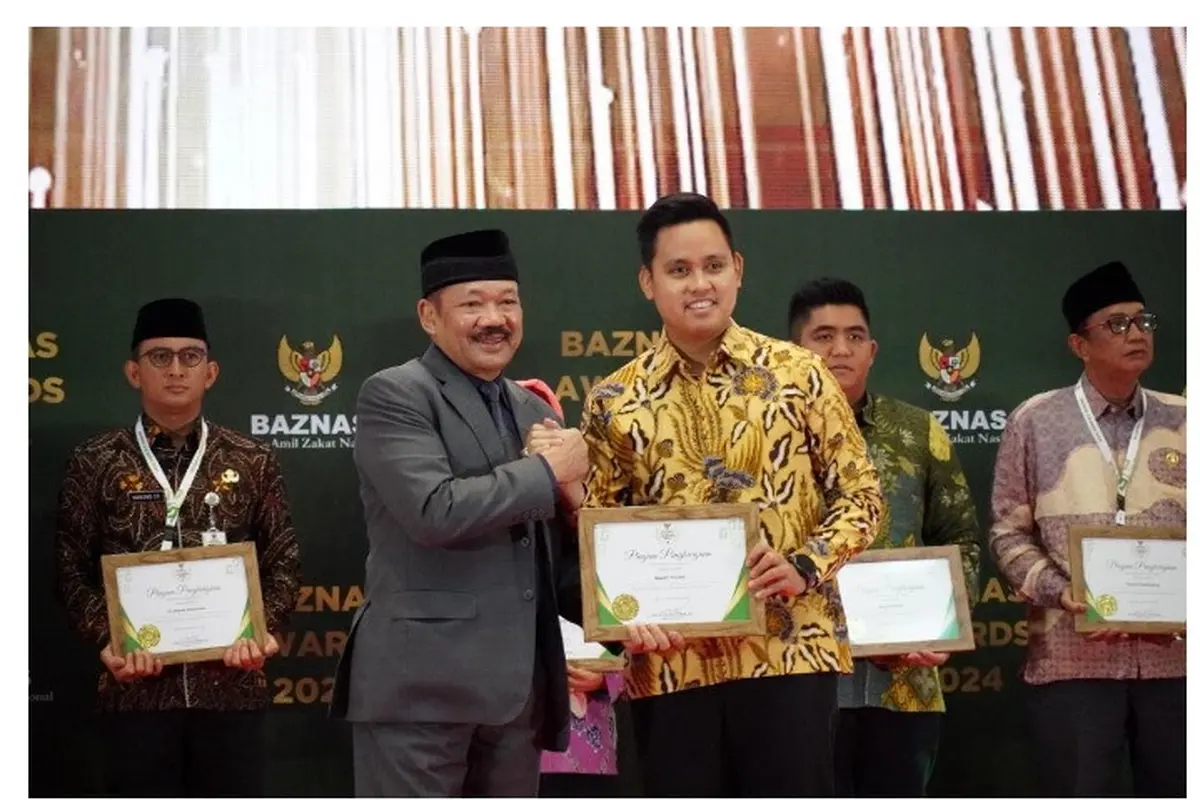 Bupati Kendal Dico Ganinduto terus berupaya untuk selalu mendengarkan aspirasi dan aduan masyarakat guna menjalankan perannya sebagai kepala daerah.